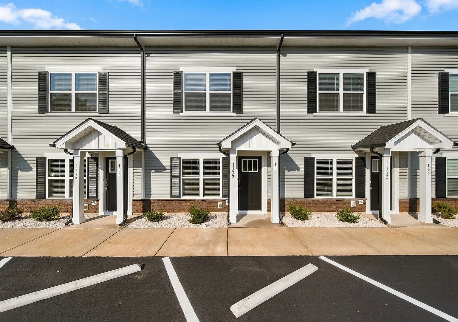 Fairgrove Townhomes New 2 BR / 1.5 BA Townhomes in Conover, NC — Photo 2