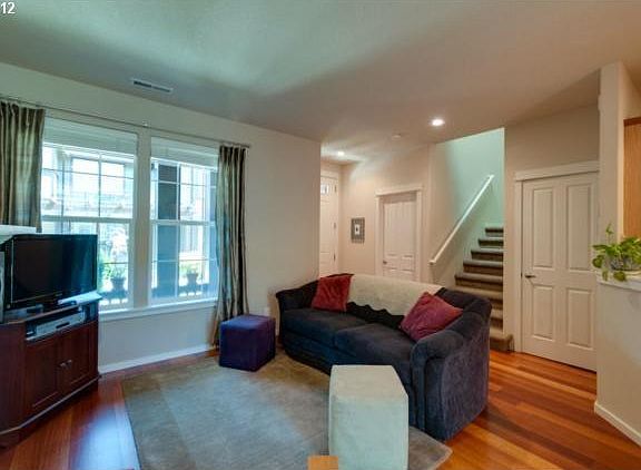 3rd image of 7076 NE Stonewater St