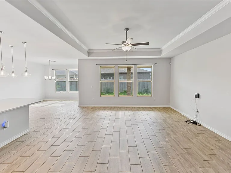 2677 Lannister Ln — Photo 10