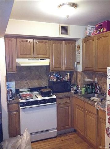 2nd image of 722 E 217th St APT 2A