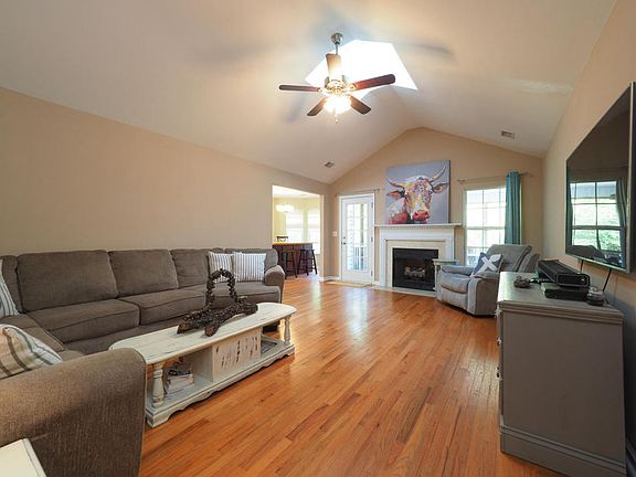 5th image of 983 Clearspring Dr