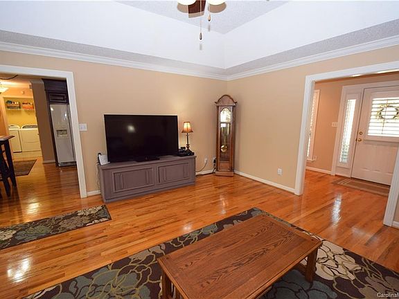 4th image of 1458 Weatherwood Dr #44