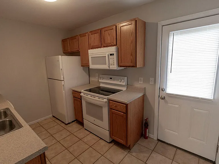 5808-5810 Canaveral Dr — Photo 6