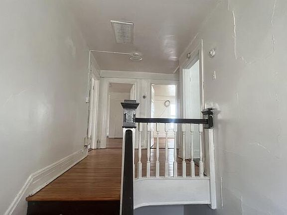 4th image of 506 Stuart St