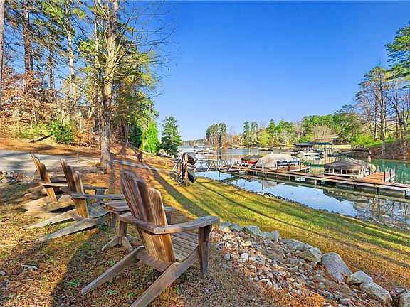 5th image of 109 Shelter Cove Dr