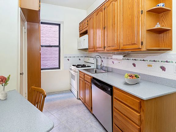 5th image of 181 E 93rd St APT 1E