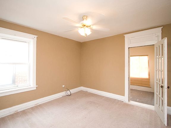 5th image of 5028 Lindenwood Ave #A