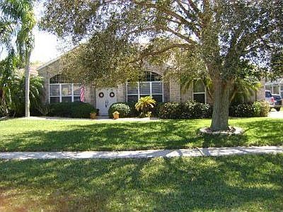 2nd image of 1215 Mercedes Dr