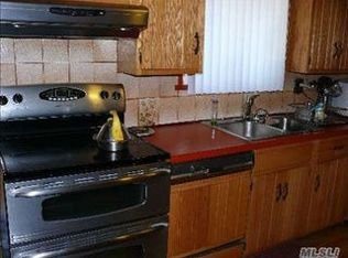 119 S Brookside Ave, Freeport, NY 11520