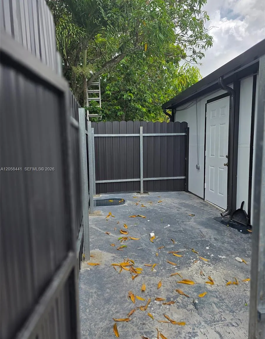 1 bed, 1.0 bath, $1,650 — Photo 1