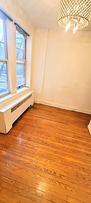 Rented by United Realty Equities | media 15