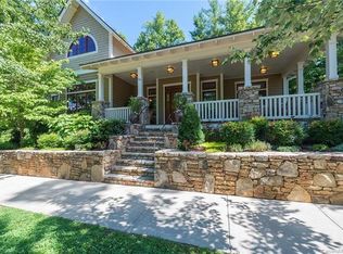 26 Wordsworth Rd, Black Mountain, NC 28711
