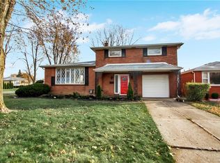 18 Nagel Dr, Cheektowaga, NY 14225