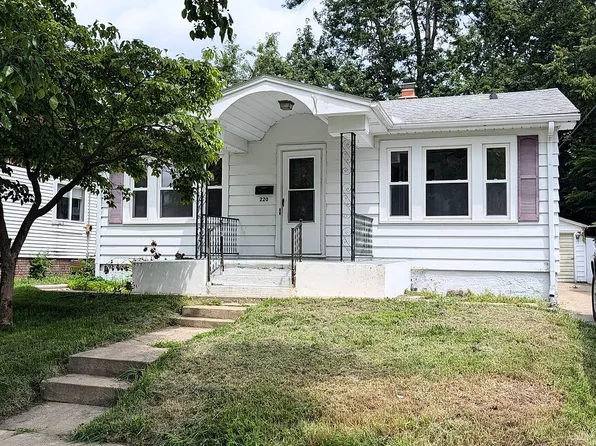 220 S 19th St, Decatur, IL 62521