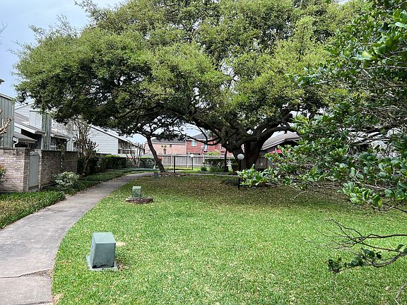 4th image of 7062 Greenway Chase St