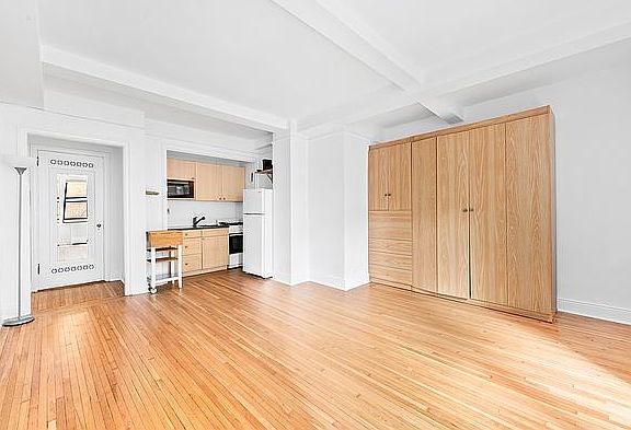 5th image of 457 W 57th St #216