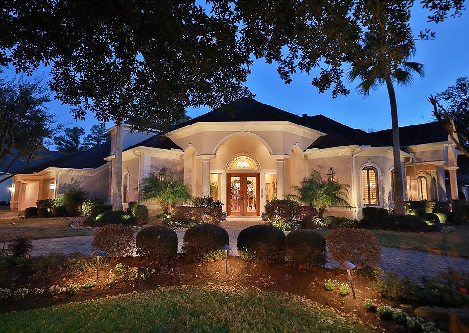 SIMPLY BREATHTAKING HOME LOCATED ON A PERFECT LOT IN STERLING GATE ESTATES
