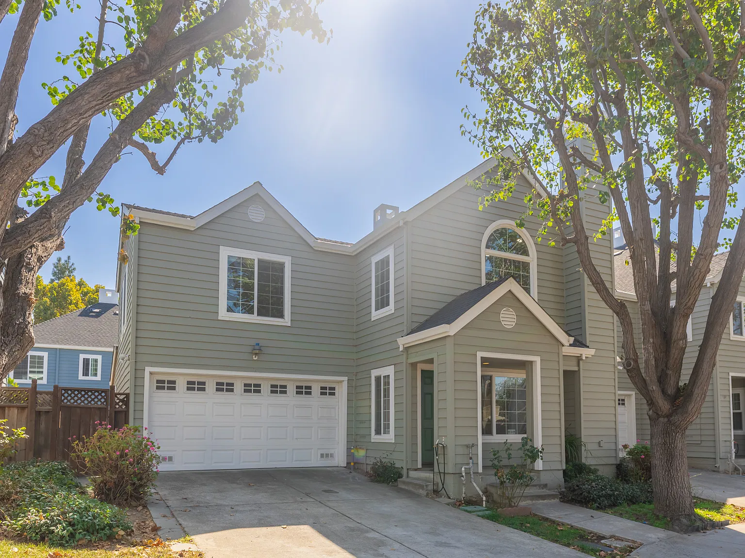 4 bed, 1846 sqft, $4,400 — Photo 3
