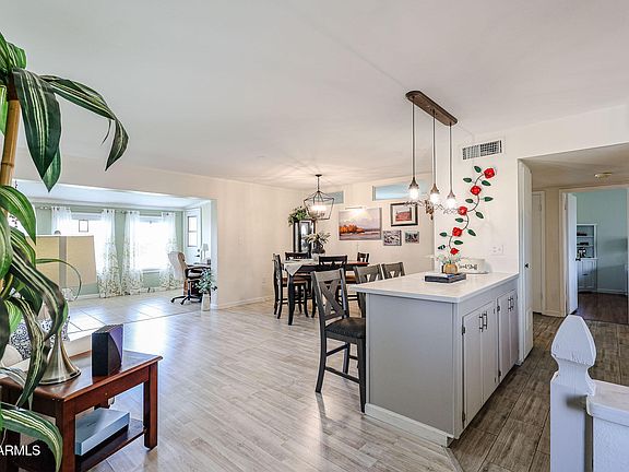 5th image of 10319 W CLAIR Drive