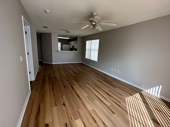 3rd image of 1013 Antigua Cir