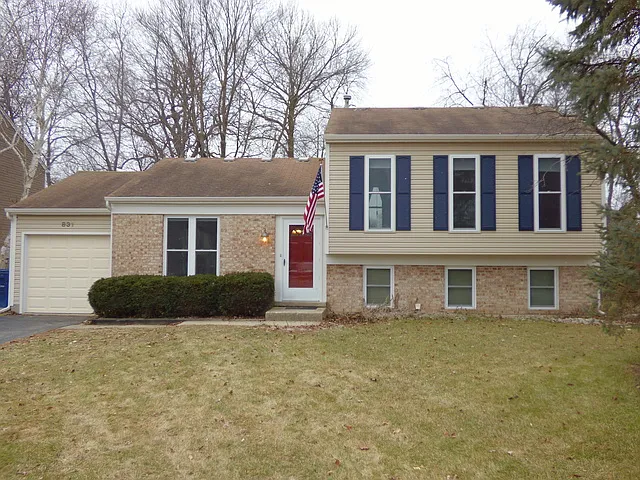 831 Timberwood Ln photo 1