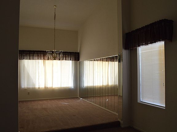 3rd image of 7429 Parnell Ave
