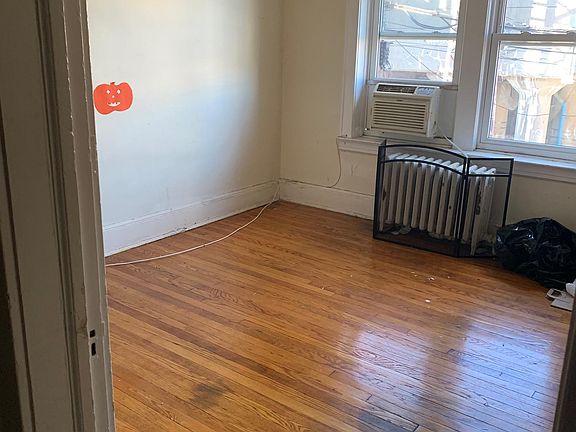 3rd image of 51 Atlantic Ave