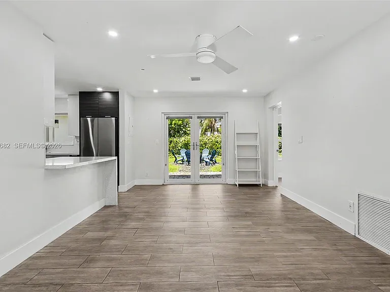 2317 SW 34th Ave — Photo 7