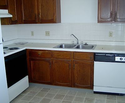 3rd image of 98 Washington Blvd APT 4
