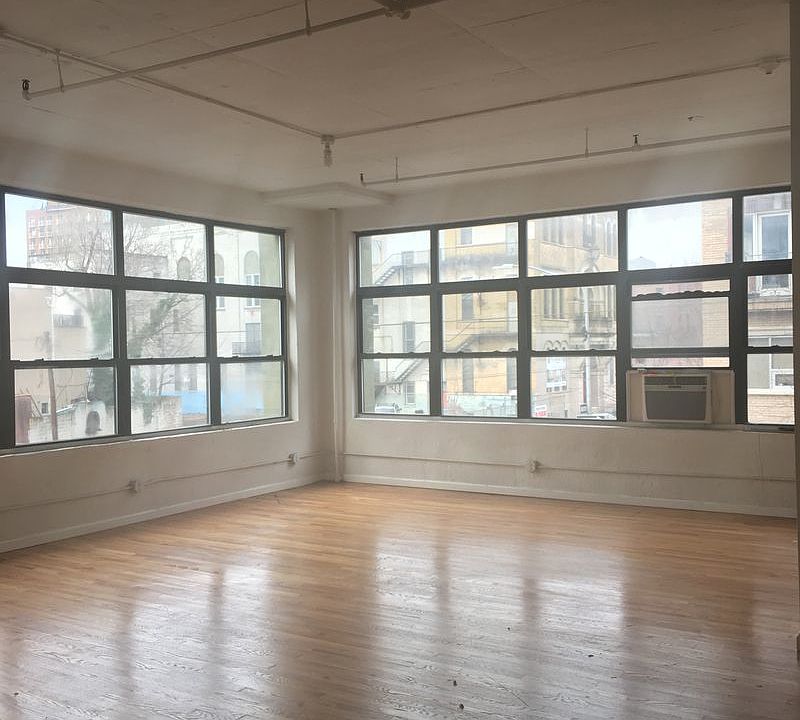 1st image of 315 Berry St APT 00204