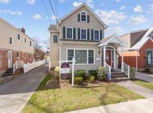 18 Hawthorne Ave, Floral Park, NY 11001