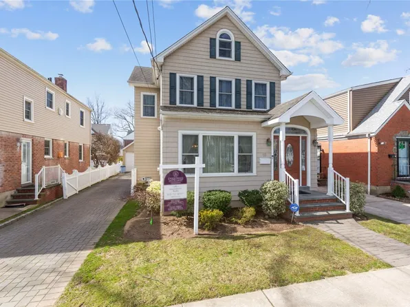 18 Hawthorne Avenue, Floral Park, NY 11001