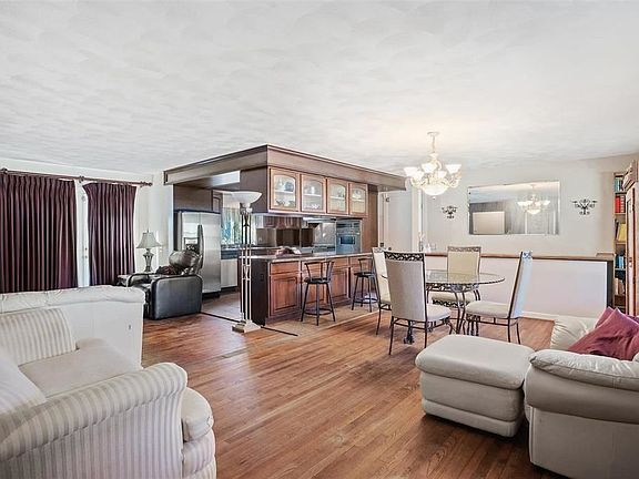 3rd image of 2022 Marrisa Dr