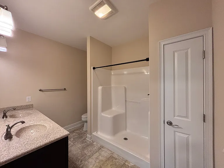 616 Lois Ln #616 — Photo 20