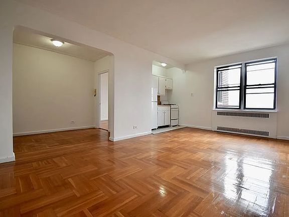 2nd image of 200 Haven Ave APT 5K