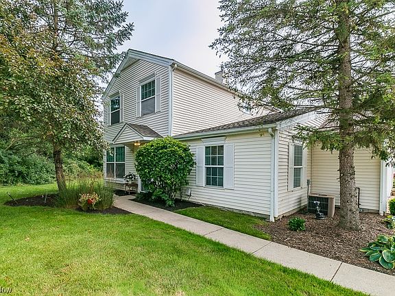 2nd image of 26153 Hawthorne Ct #3A