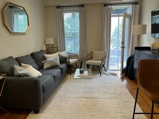 Building Photo - 525 Adams St #5L