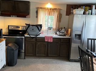 7586 Lake Shore Dr, Pocono Lake, PA 18347