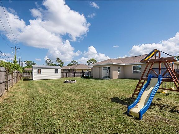 2nd image of 2675 Lakeshore Cir