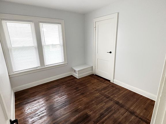 5th image of 2568 Indianola Ave