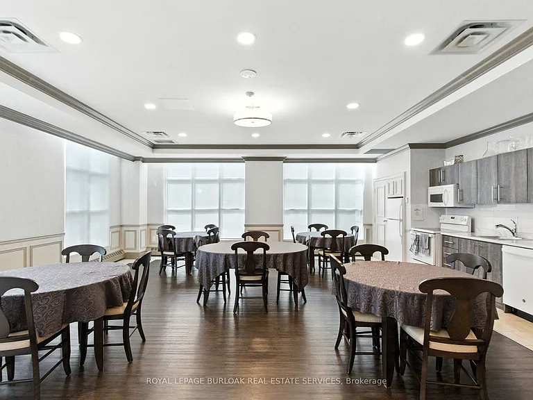442 Maple Ave #7 — Photo 41