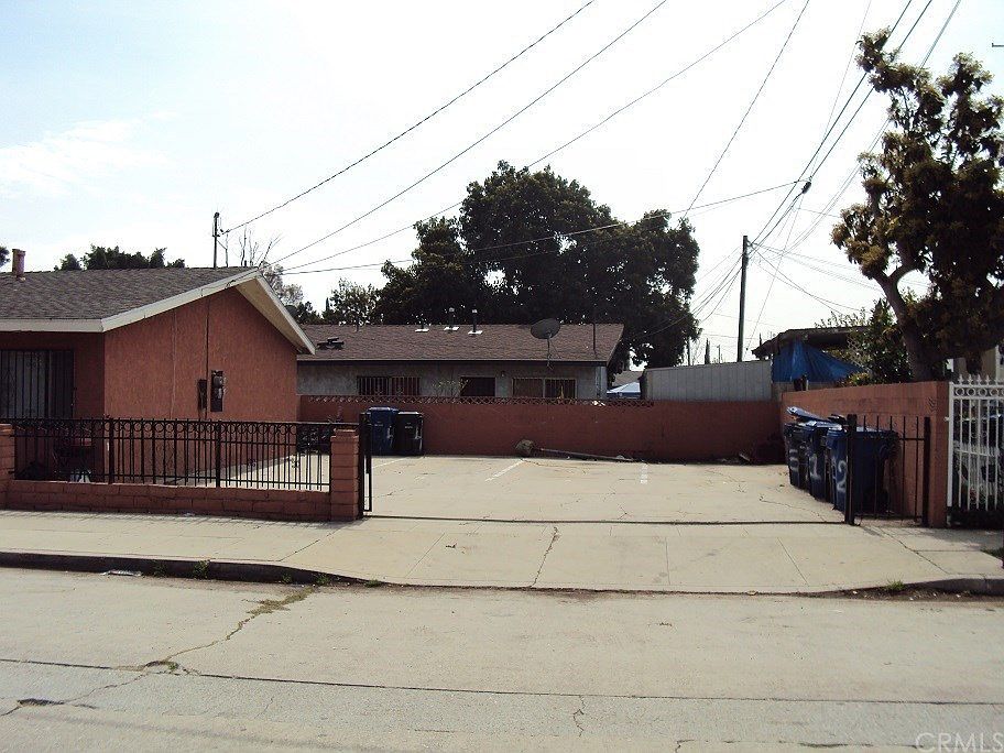 2nd image of 1065 Hyatt Ave