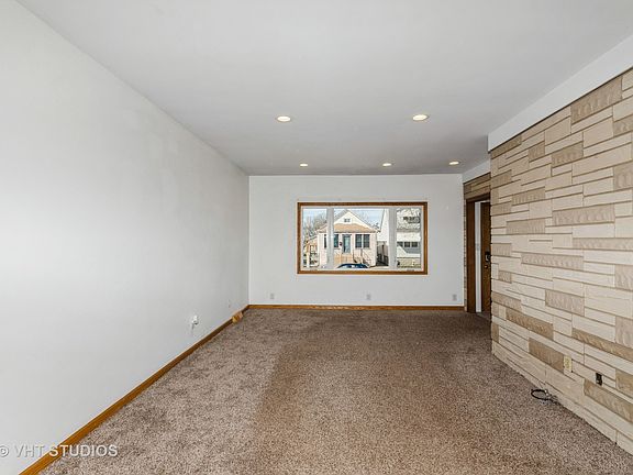 4th image of 13525 S Avenue M