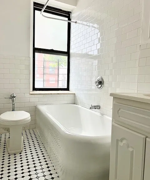 3159 Villa Ave #4F — Photo 3
