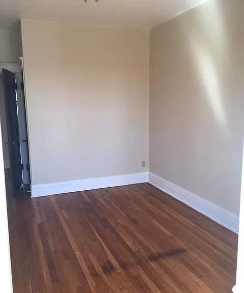 2208 W Berteau Ave #3 — Photo 8