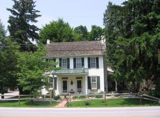 2001 Pine Dr, Lancaster, PA 17601