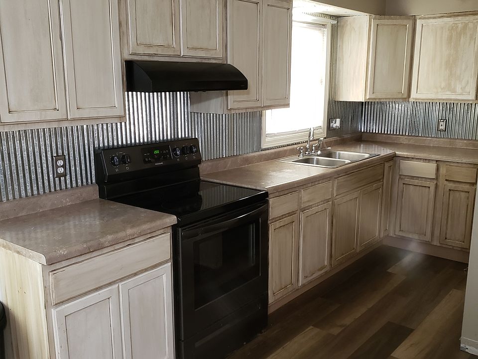 2nd image of 304 N Miller St