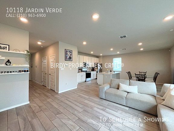 4th image of 10118 Jardin Verde