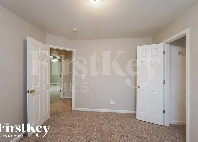 400 Crooked Creek Ln — Photo 10