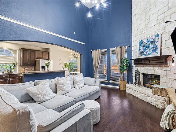 4th image of 9837 Amaranth Dr